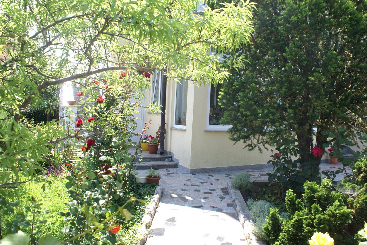 Apartments Nikola Krk Town Bagian luar foto