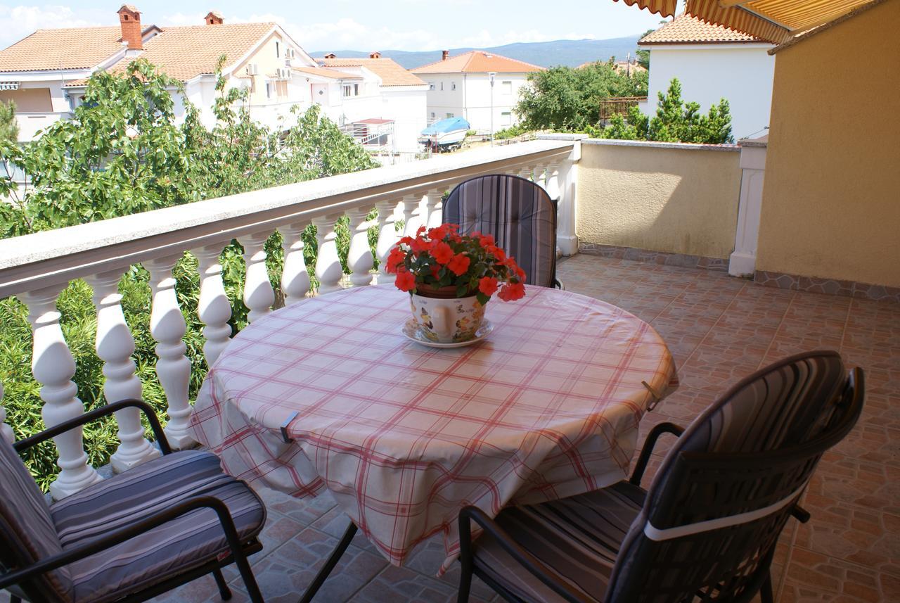 Apartments Nikola Krk Town Bagian luar foto