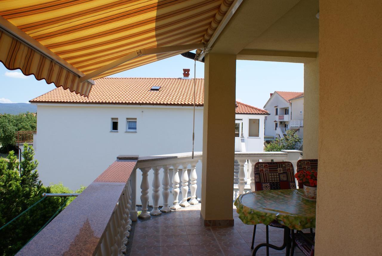 Apartments Nikola Krk Town Bagian luar foto