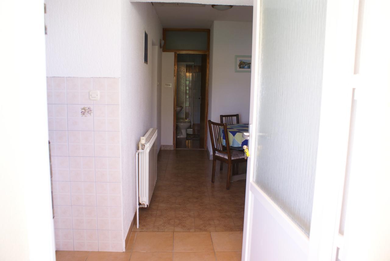 Apartments Nikola Krk Town Bagian luar foto