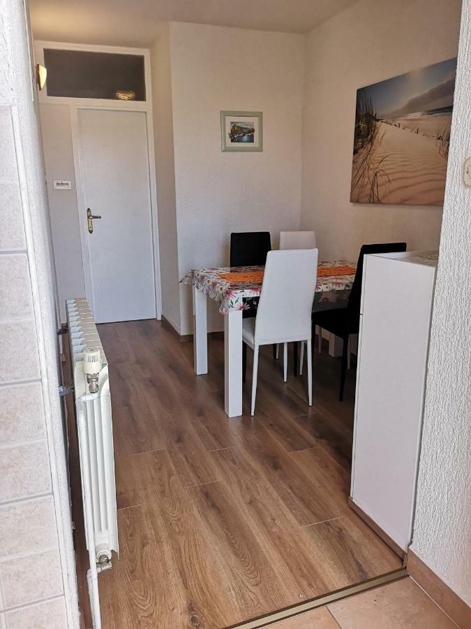 Apartments Nikola Krk Town Bagian luar foto