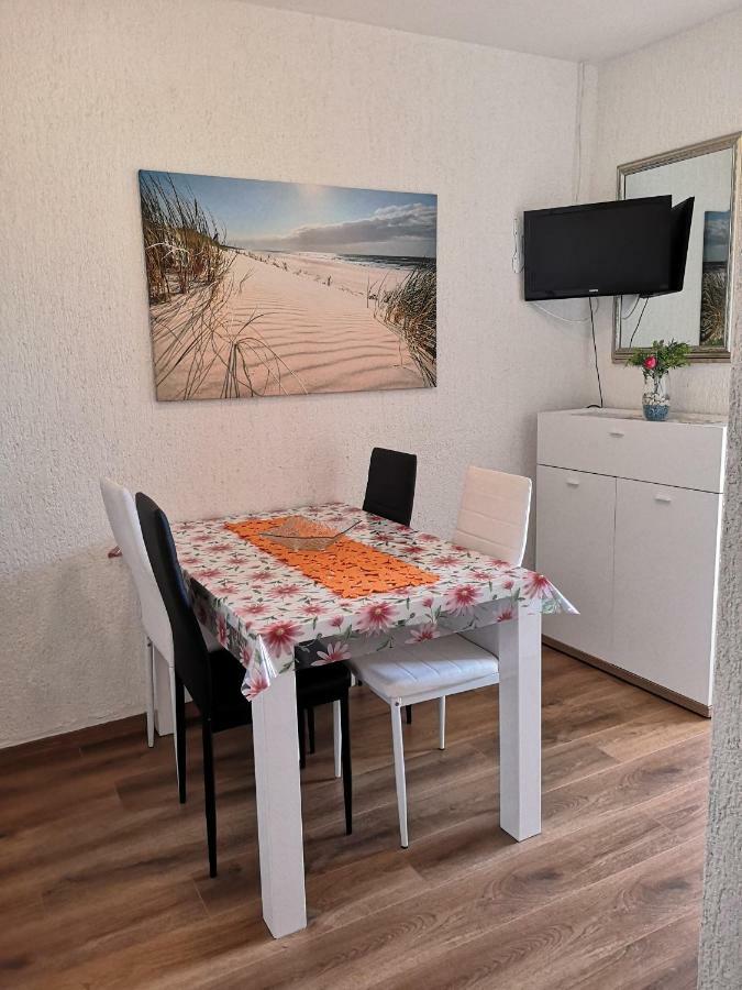 Apartments Nikola Krk Town Bagian luar foto