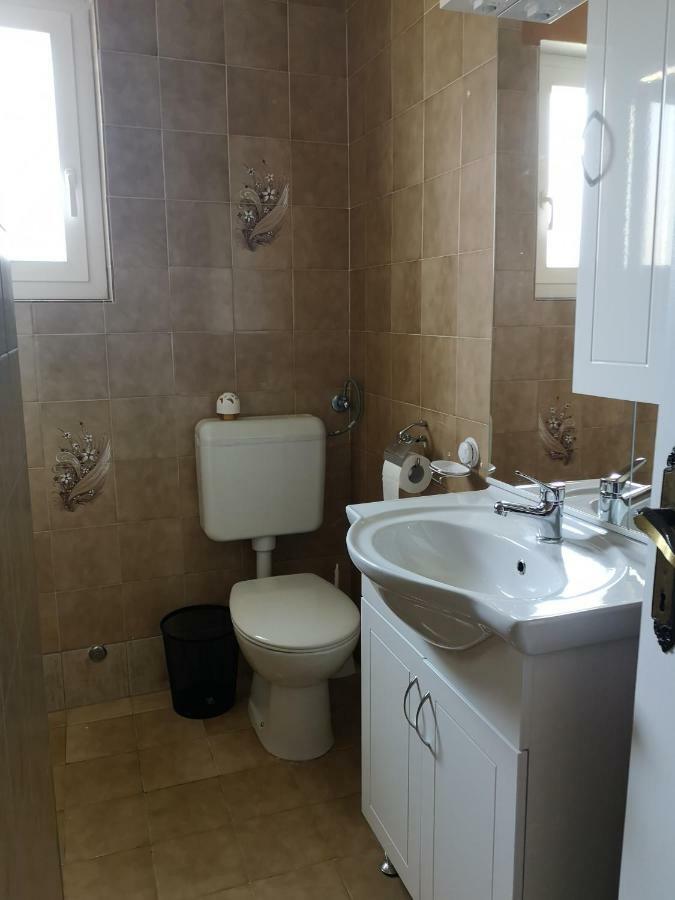 Apartments Nikola Krk Town Bagian luar foto